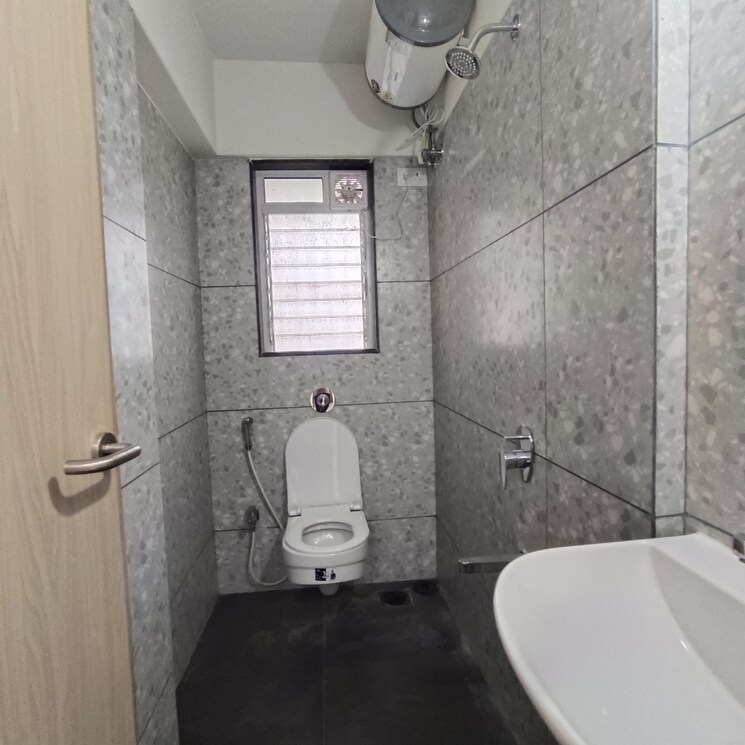 Bathroom, mantri-park 1 RK 265 Sq.Ft. Apartment In Goregaon East Mumbai 9603318