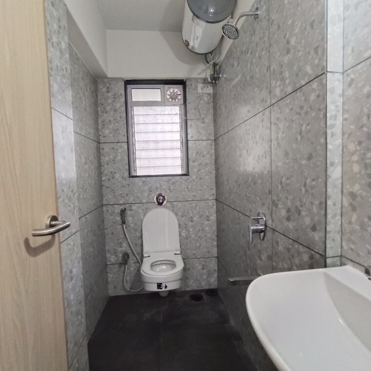 Bathroom, mantri-park 1 RK 265 Sq.Ft. Apartment In Goregaon East Mumbai 9603318