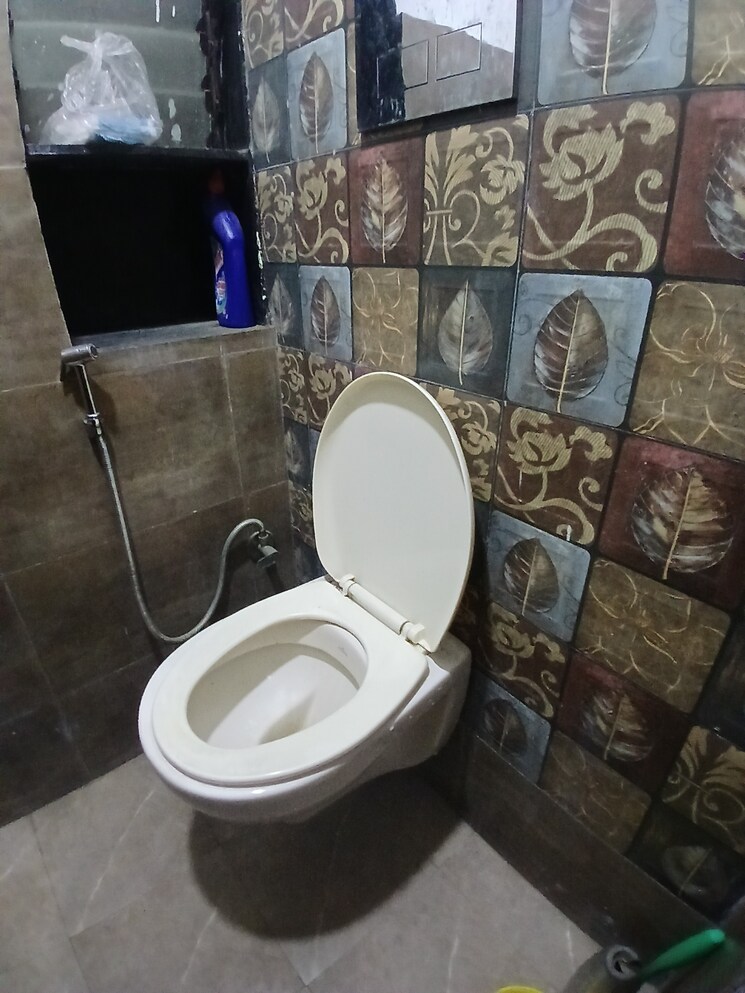 Bathroom, sankalp-siddhi-society 1 Bedroom 510 Sq.Ft. Apartment In Malad East Mumbai 9603319