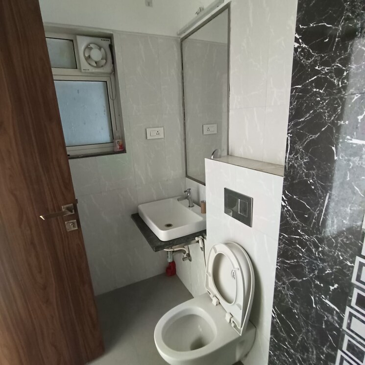 Bathroom, omkar-ananta 2 Bedroom 753 Sq.Ft. Apartment In Goregaon East Mumbai 9603320