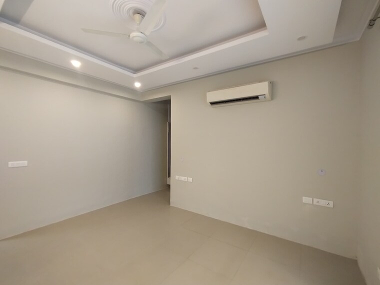 Room, sector 47 3 Bedroom 2800 Sq.Ft. Builder Floor In Sector 47 Gurgaon 9603324