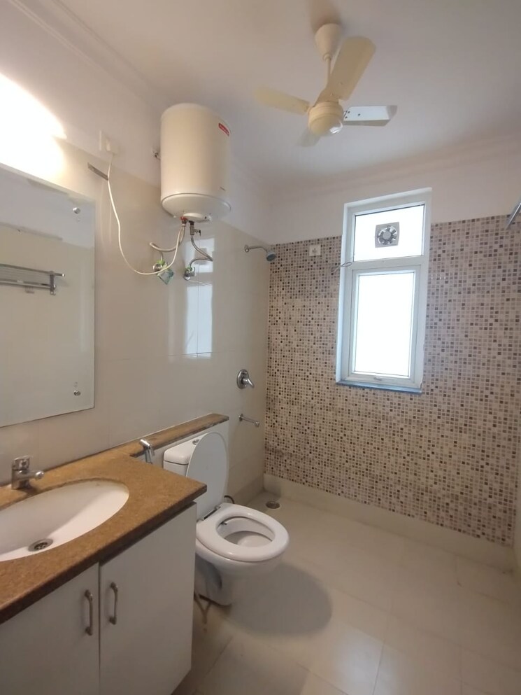 Bathroom, sector 47 3 Bedroom 2800 Sq.Ft. Builder Floor In Sector 47 Gurgaon 9603324