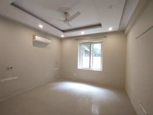 Room in 3 BHK Builder Floor at Sector 47 – for Rent