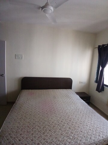 Furnished Amenities in 1 BHK Apartment at Dak Sangathan CHS, Malad East – for Rent