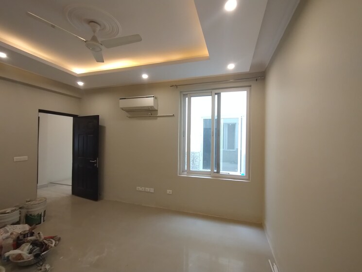 Room, sector 47 3 Bedroom 2800 Sq.Ft. Builder Floor In Sector 47 Gurgaon 9603330