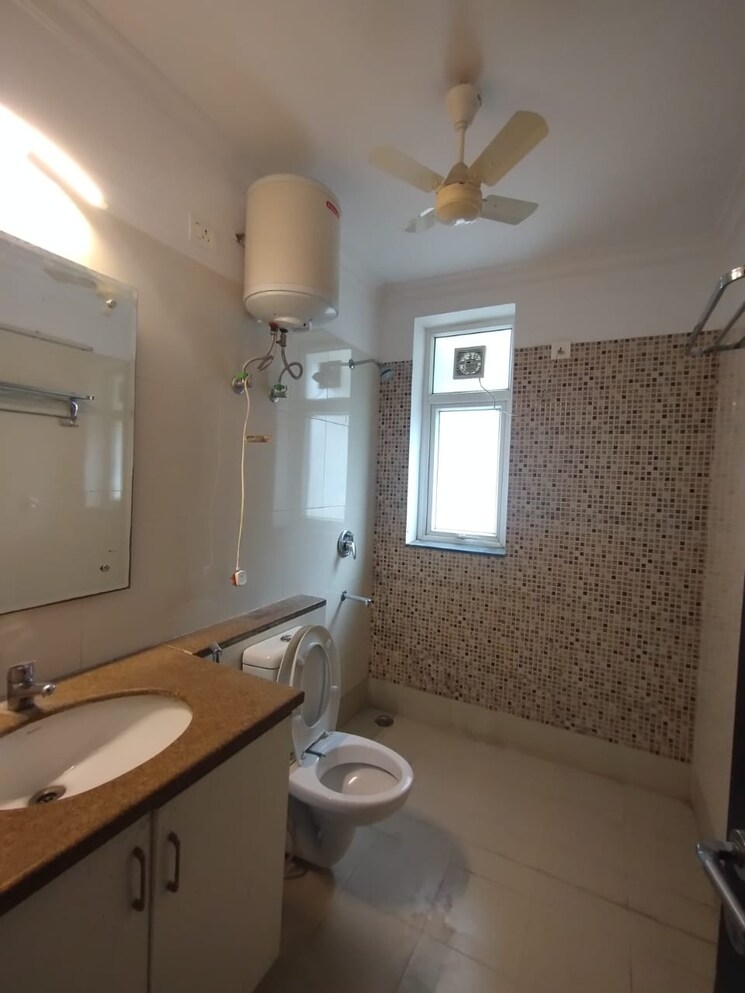 Bathroom, sector 47 3 Bedroom 2800 Sq.Ft. Builder Floor In Sector 47 Gurgaon 9603330