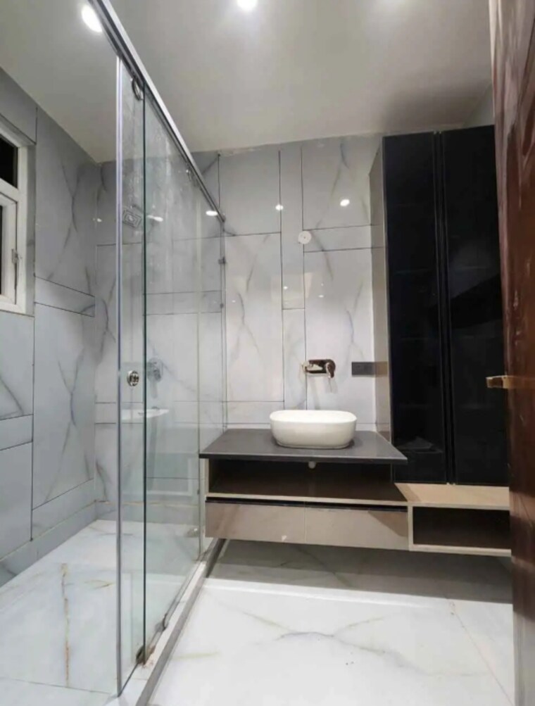 Attached Bathroom, greater kailash ii 3 Bedroom 4000 Sq.Ft. Builder Floor In Greater Kailash ii Delhi 9603333