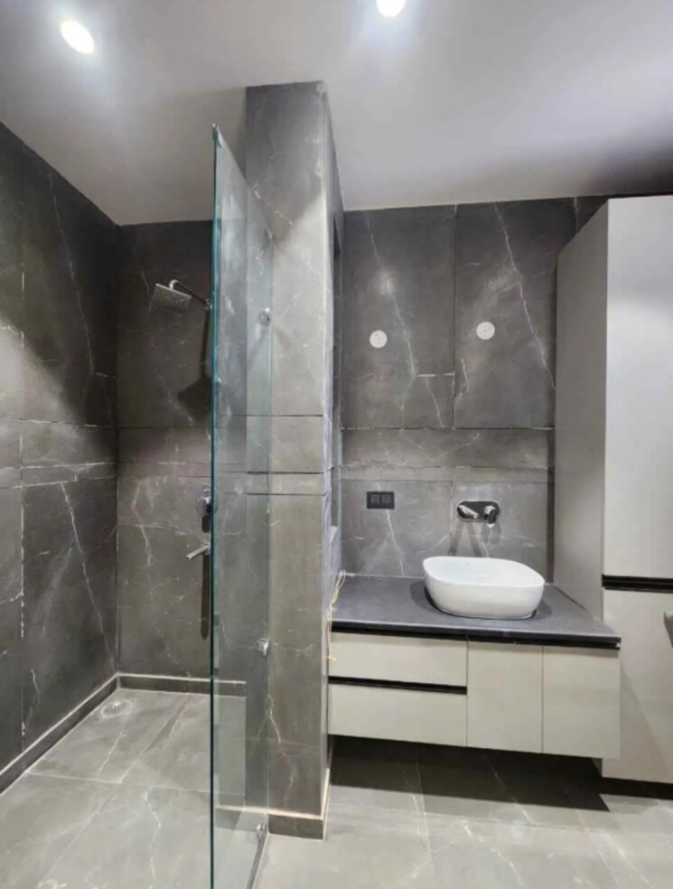 Attached Bathroom, greater kailash ii 3 Bedroom 4000 Sq.Ft. Builder Floor In Greater Kailash ii Delhi 9603333