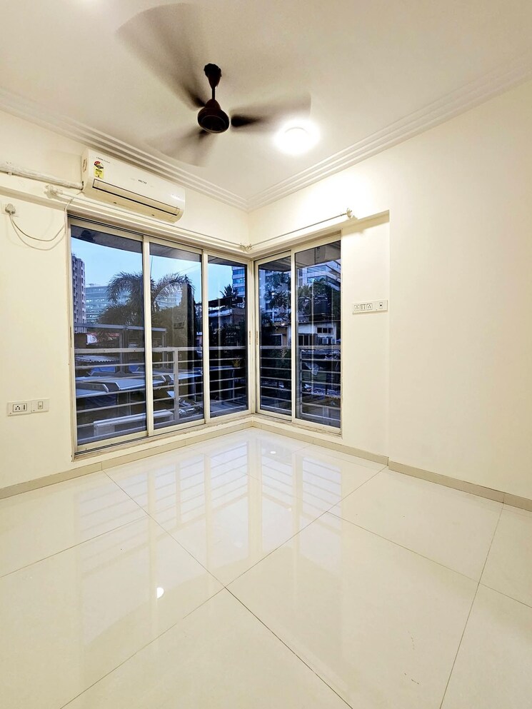  Parking, marol-industrial-area 1 Bedroom 500 Sq.Ft. Apartment In Andheri East Mumbai 9603341