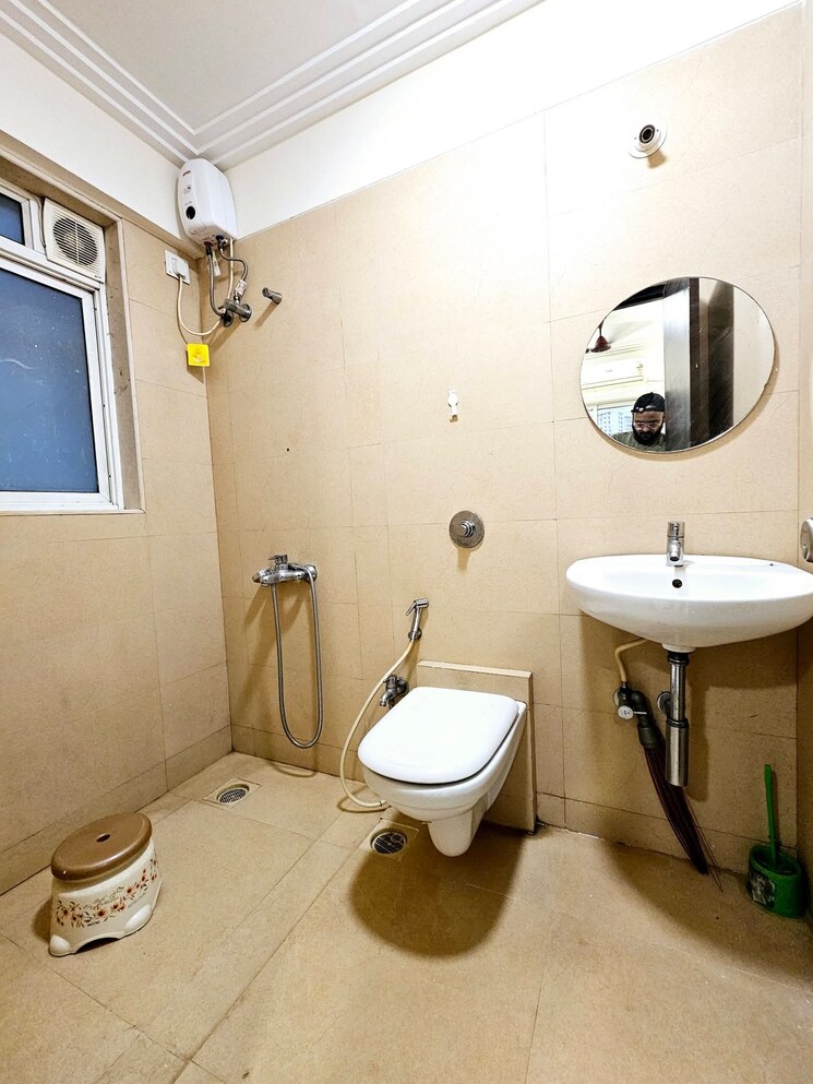 Bathroom, marol-industrial-area 1 Bedroom 500 Sq.Ft. Apartment In Andheri East Mumbai 9603341