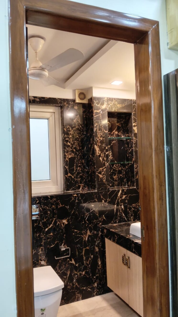 Bathroom, shivalik colony 3 Bedroom 1800 Sq.Ft. Builder Floor In Shivalik Colony Delhi 9603351