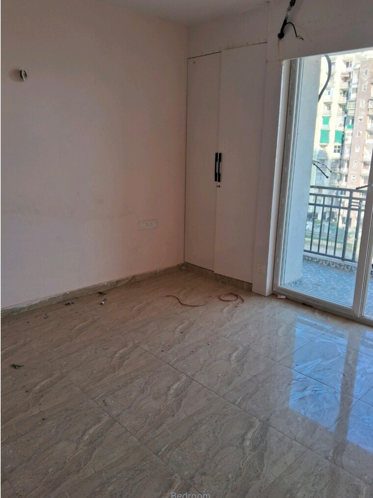 Room, slf-anushree 3 Bedroom 1350 Sq.Ft. Apartment In Sector 75 Faridabad 9603354