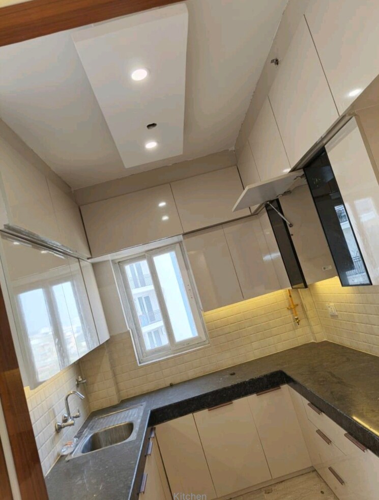 Kitchen, slf-anushree 3 Bedroom 1350 Sq.Ft. Apartment In Sector 75 Faridabad 9603354