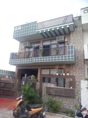 6+ BHK Villa For Sale in Kanha Greens, Modipuram