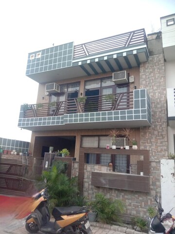 6+ BHK Villa For Sale in Kanha Greens, Modipuram