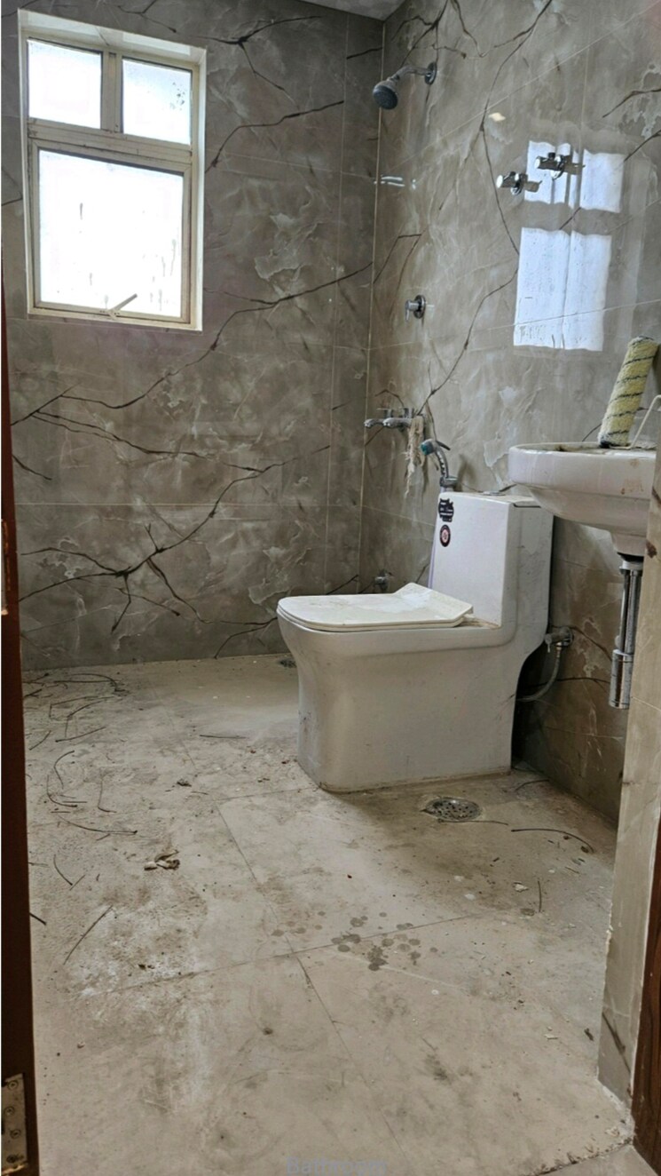 Bathroom, era-redwood-residency 3 Bedroom 1570 Sq.Ft. Apartment In Sector 78 Faridabad 9603361