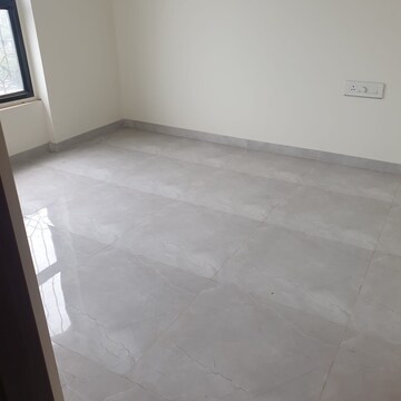 Room in 1 BHK Apartment at Earth Vintage, Dadar West – for Rent