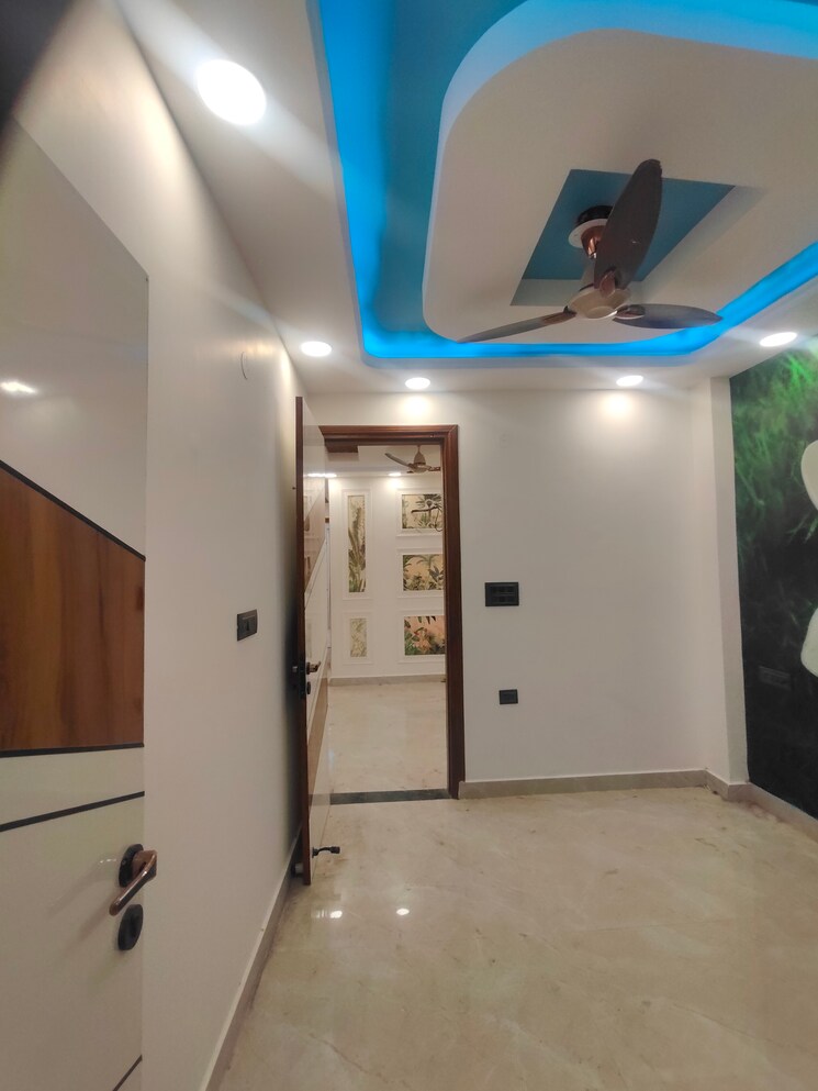 Room, govindpuri 3 Bedroom 900 Sq.Ft. Builder Floor In Govindpuri Delhi 9603364