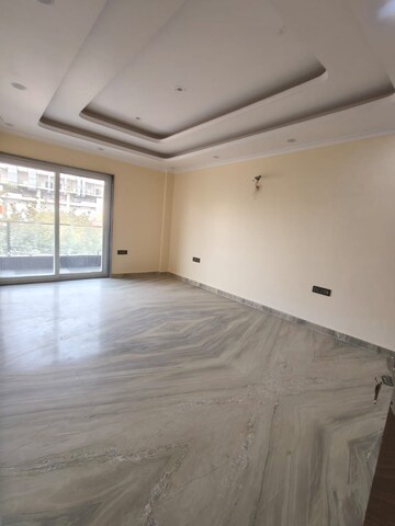 Room in 3.5 BHK Independent House at RWA Apartments Sector 40, Sector 40 – for Rent