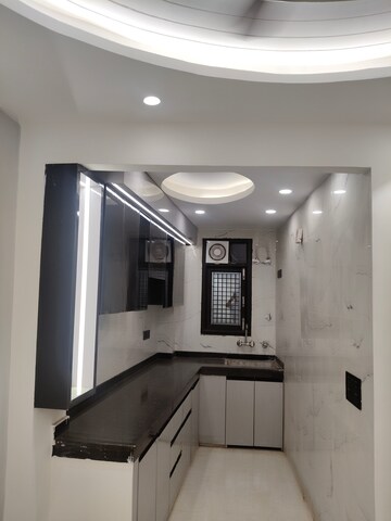 Building Lobby in 2 BHK Builder Floor at Govindpuri – for Sale