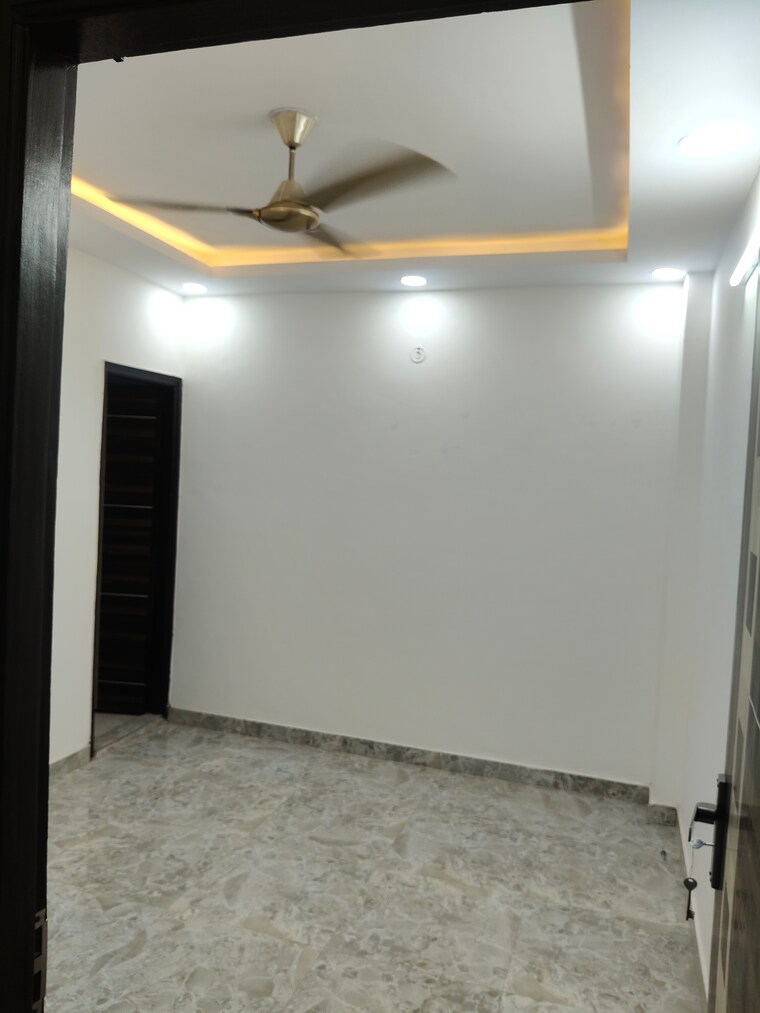 Room, govindpuri 3 Bedroom 909 Sq.Ft. Builder Floor In Govindpuri Delhi 9603380