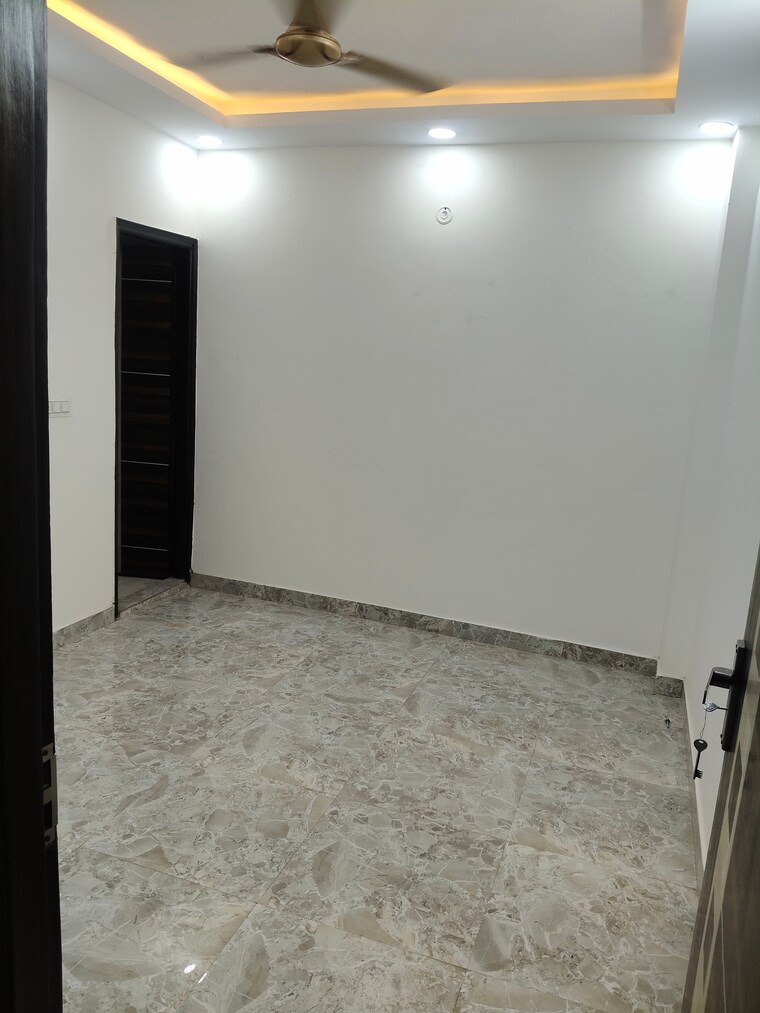 Room, govindpuri 3 Bedroom 909 Sq.Ft. Builder Floor In Govindpuri Delhi 9603380
