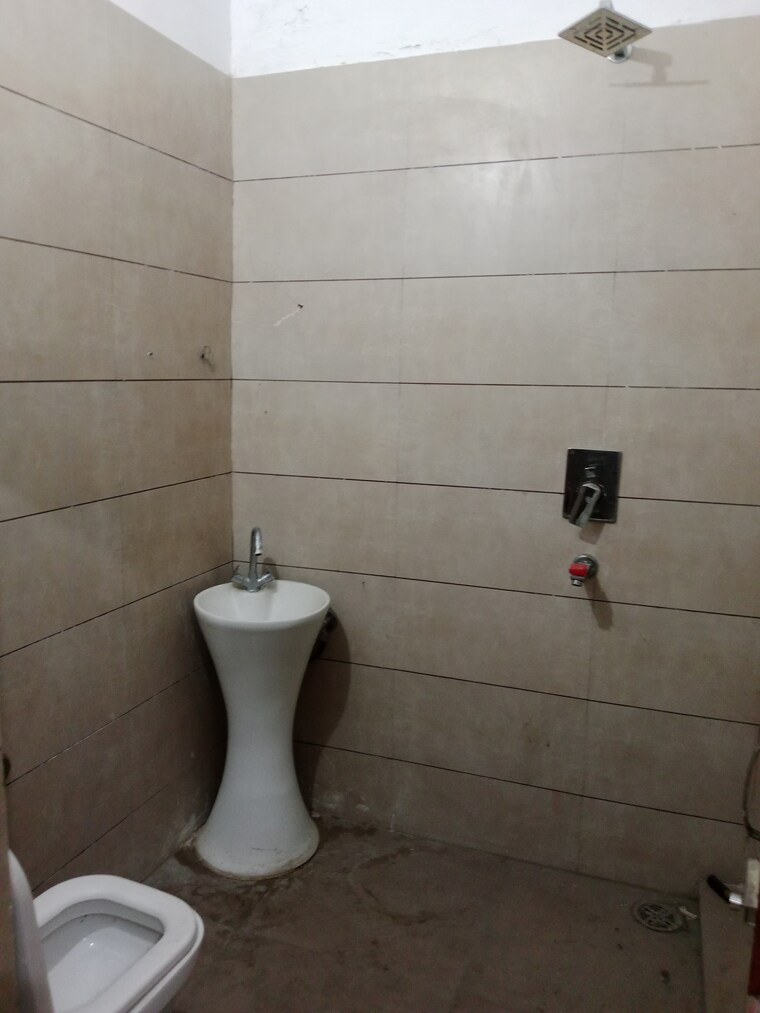 Bathroom, huda 2 Bedroom 1085 Sq.Ft. Builder Floor In Huda Panipat 9603381