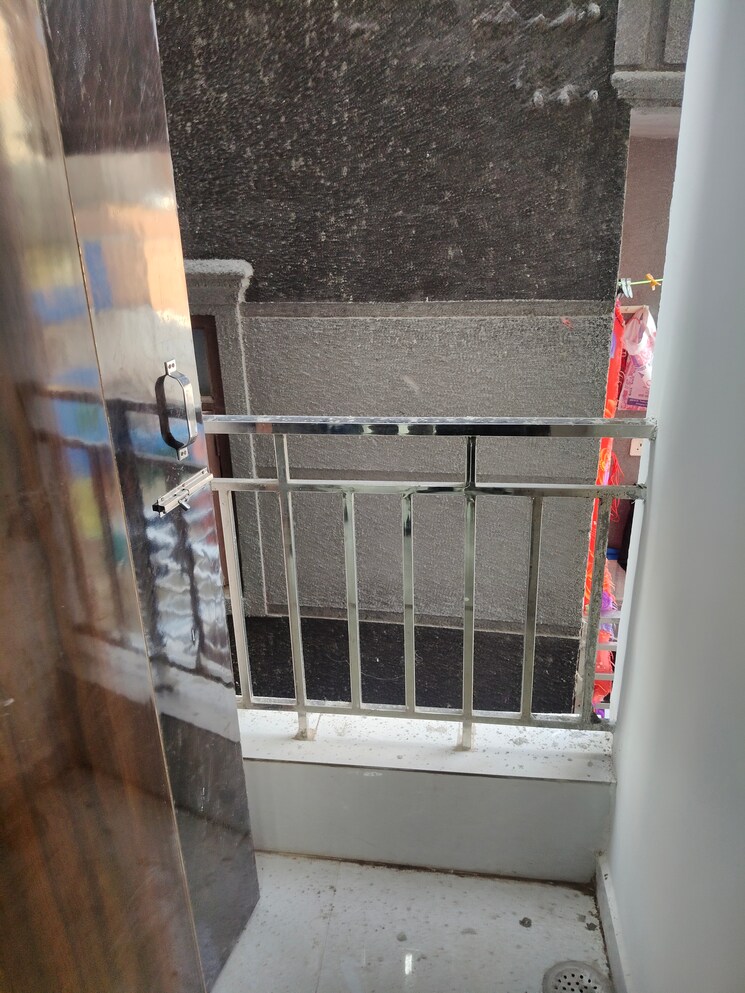 Balcony, govindpuri 1 Bedroom 369 Sq.Ft. Builder Floor In Govindpuri Delhi 9603389