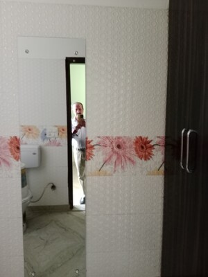 Room in 1.5 BHK Builder Floor at Huda – for Rent