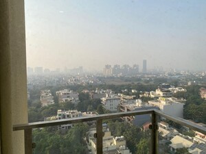 Swimming Pool in 3 BHK Builder Floor at Sector 23 – for Rent