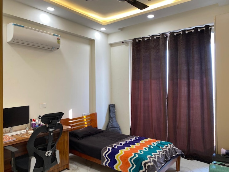 Bedroom, sector 23 3 Bedroom 1800 Sq.Ft. Builder Floor In Sector 23 Gurgaon 9603403