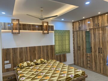 Bedroom in 3.5 BHK Apartment at Saraswati Apartments, Gomti Nagar – for Rent