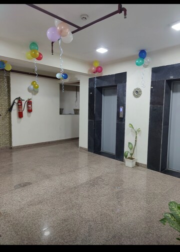 Room in 3 BHK Builder Floor at Tulip Mall, Sector 46 – for Rent