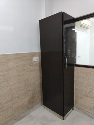 Room in 3 BHK Builder Floor at Palam Vihar – for Rent