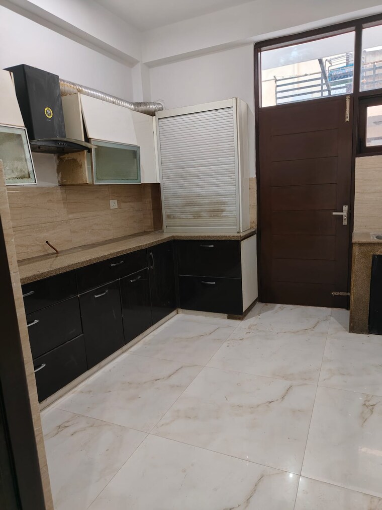 Kitchen, palam vihar 3 Bedroom 2000 Sq.Ft. Builder Floor In Palam Vihar Gurgaon 9603410