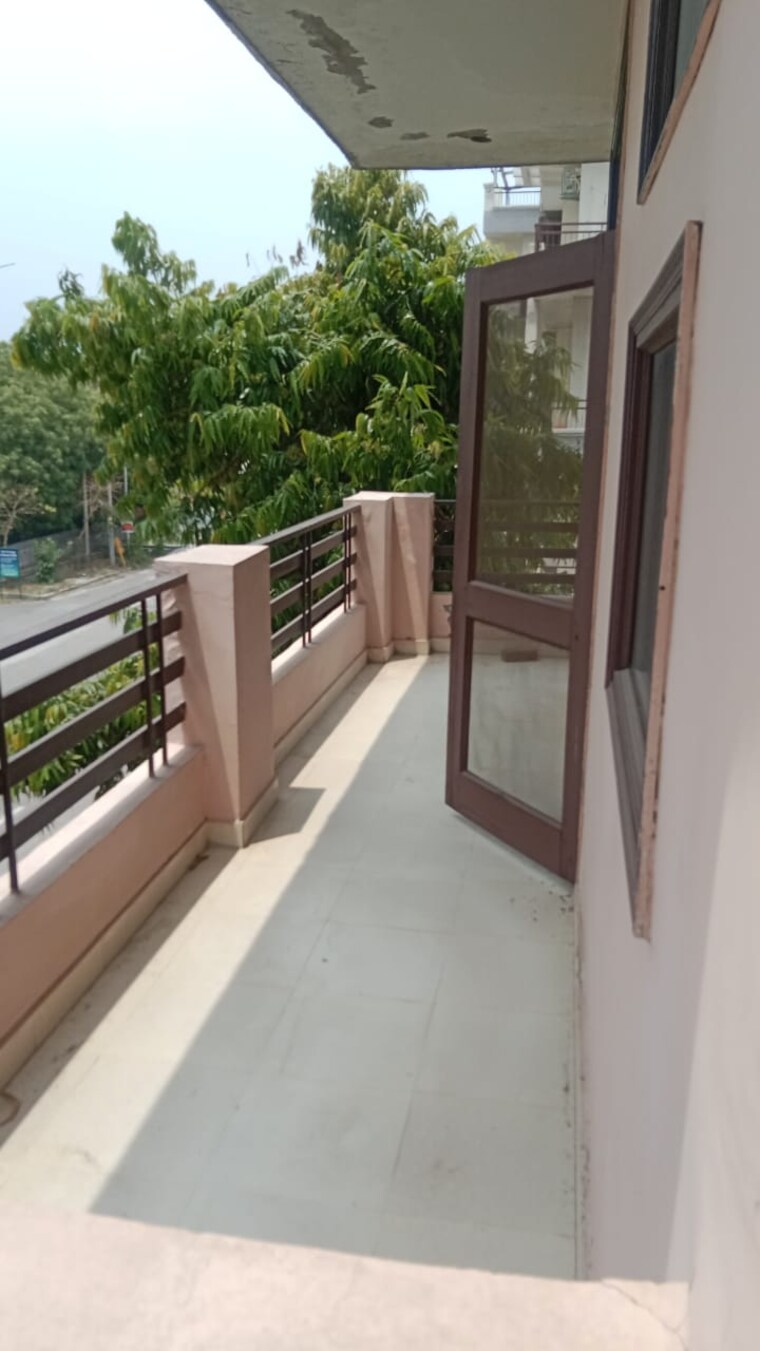 Balcony, ntpc-township 2 Bedroom 850 Sq.Ft. Builder Floor In Sector 33 Noida 9603413