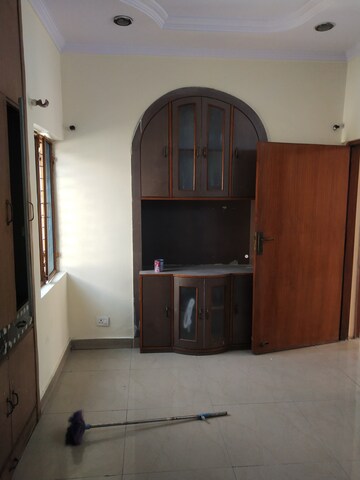 Furnished Amenities in 2.5 BHK Independent House at RWA Apartments Sector 47, Sector 47 – for Rent