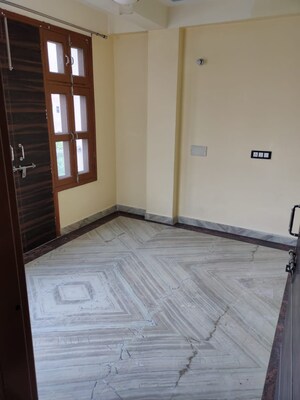 Room in 1 BHK Builder Floor at Palam Vihar Extension – for Rent