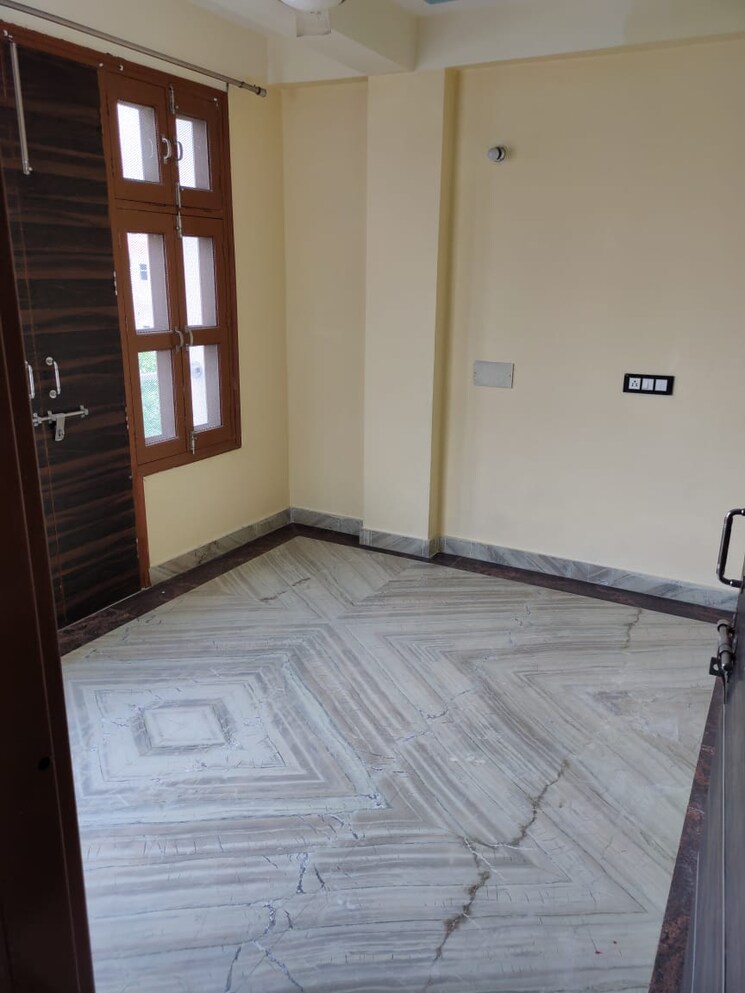 Room, palam vihar extension 1 Bedroom 600 Sq.Ft. Builder Floor In Palam Vihar Extension Gurgaon 9603424