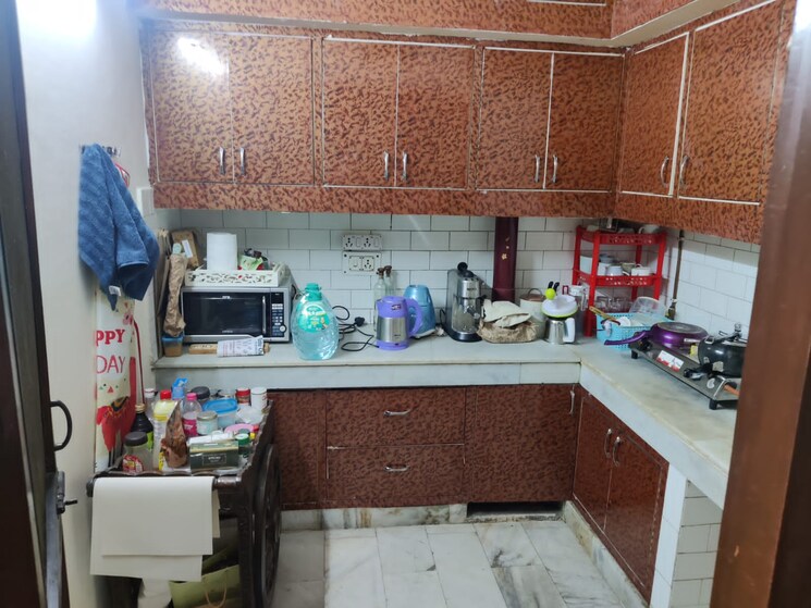 Kitchen, east-of-kailash-block-b-rwa 2 Bedroom 125 Sq.Yd. Builder Floor In East Of Kailash Delhi 9603440