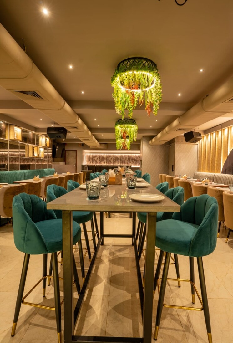 Gym, santacruz west Commercial Co Working Space 3000 Sq.Ft. In Santacruz West Mumbai 9603447