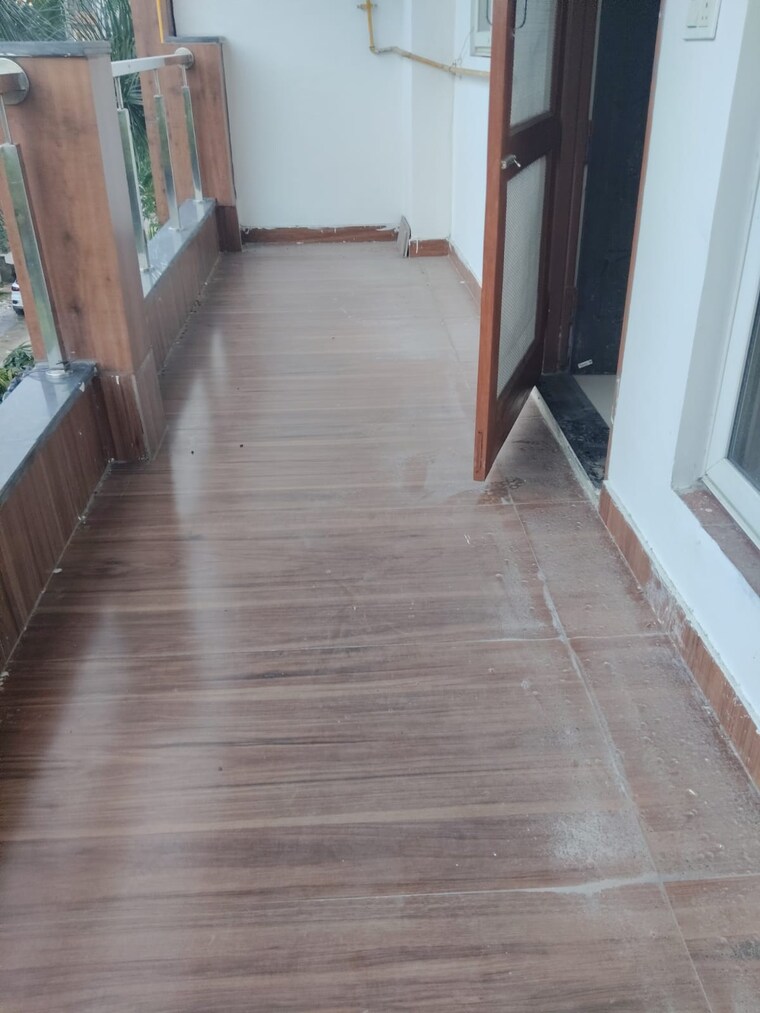 Room, sector 108 2 Bedroom 200 Sq.Mt. Independent House In Sector 108 Noida 9603452