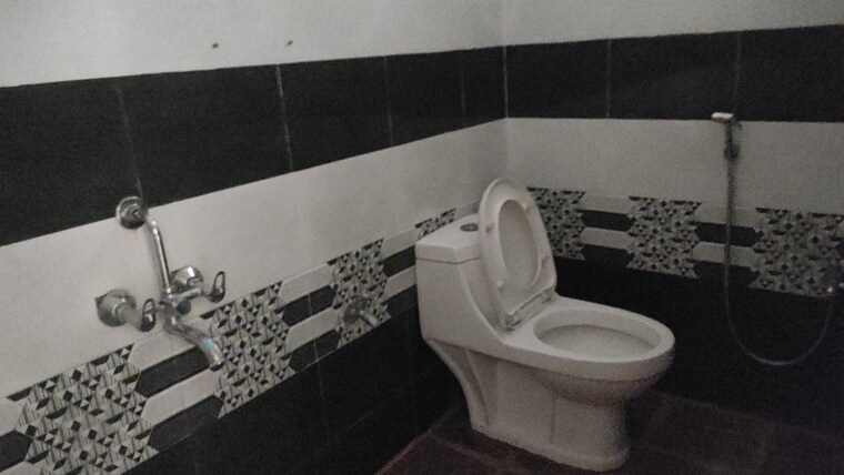 Bathroom, manikonda 2 Bedroom 1300 Sq.Ft. Apartment In Manikonda Hyderabad 9603470