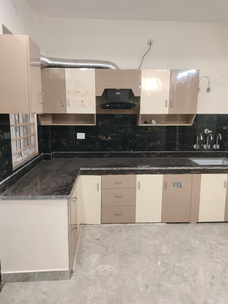 Kitchen, indira nagar 2 Bedroom 1100 Sq.Ft. Villa In Indira Nagar Lucknow 9603490