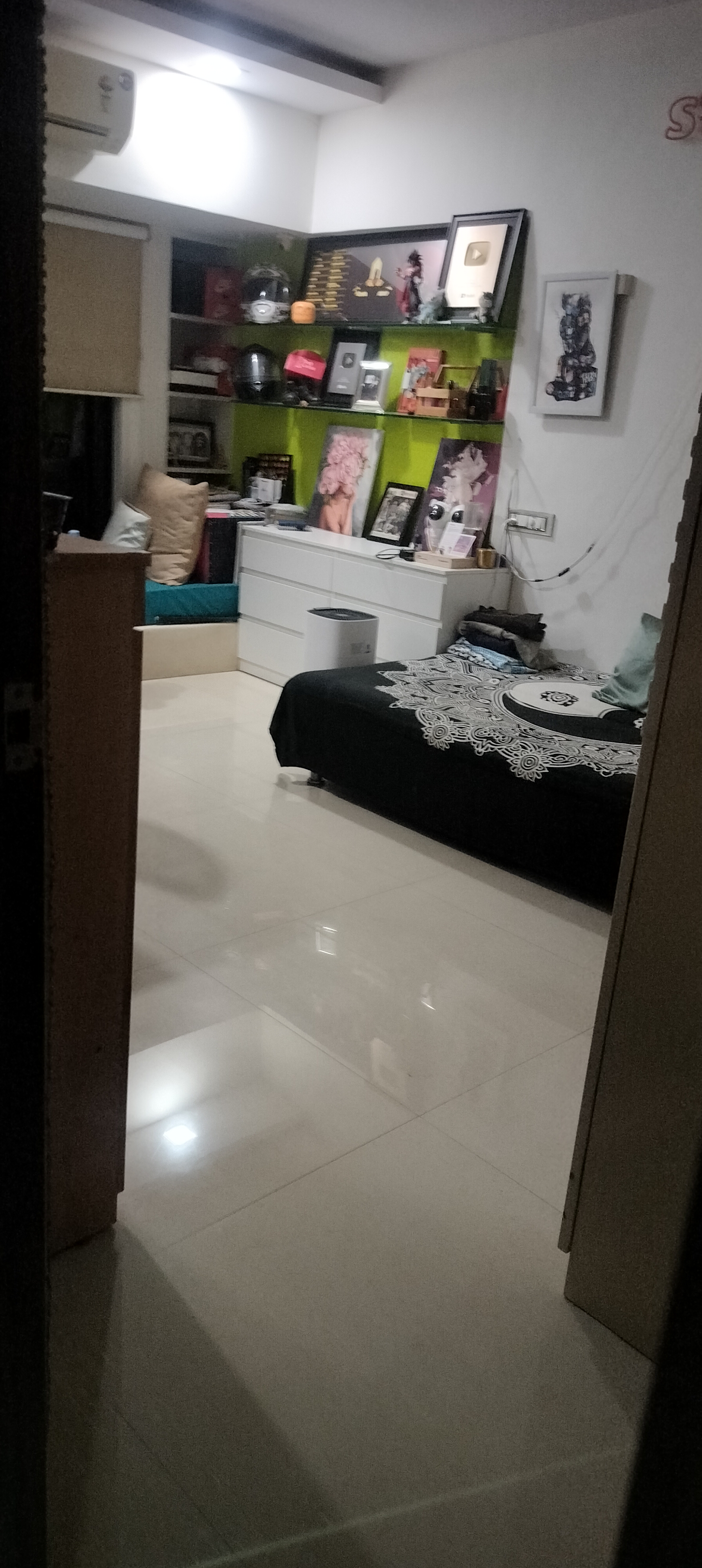 2 BHK Apartment For Rent in Montreal Tower