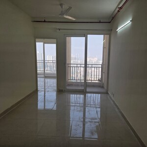 Room in 3 BHK Apartment at Hero Homes Phase 2, Sector 104 – for Rent