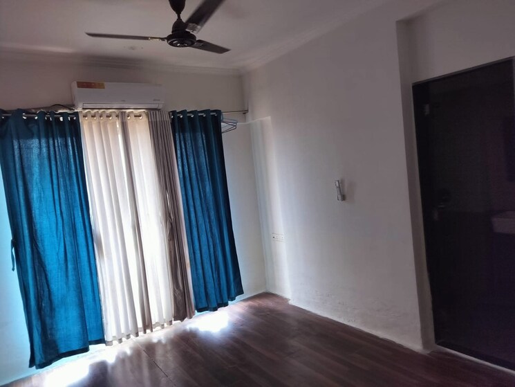 Bedroom, kandivali west Pg For Boys & Girls In Kandivali West 9603573