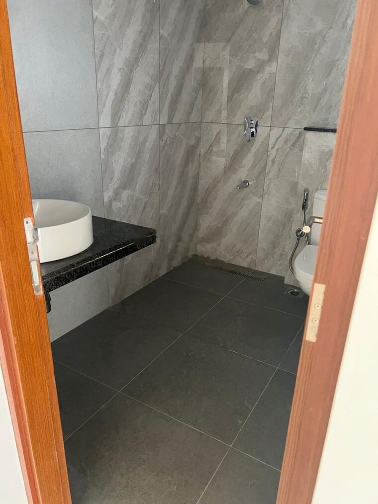 Bathroom, prestige-beverly-hills 4 Bedroom 1900 Sq.Ft. Apartment In Kokapet Hyderabad 9603592