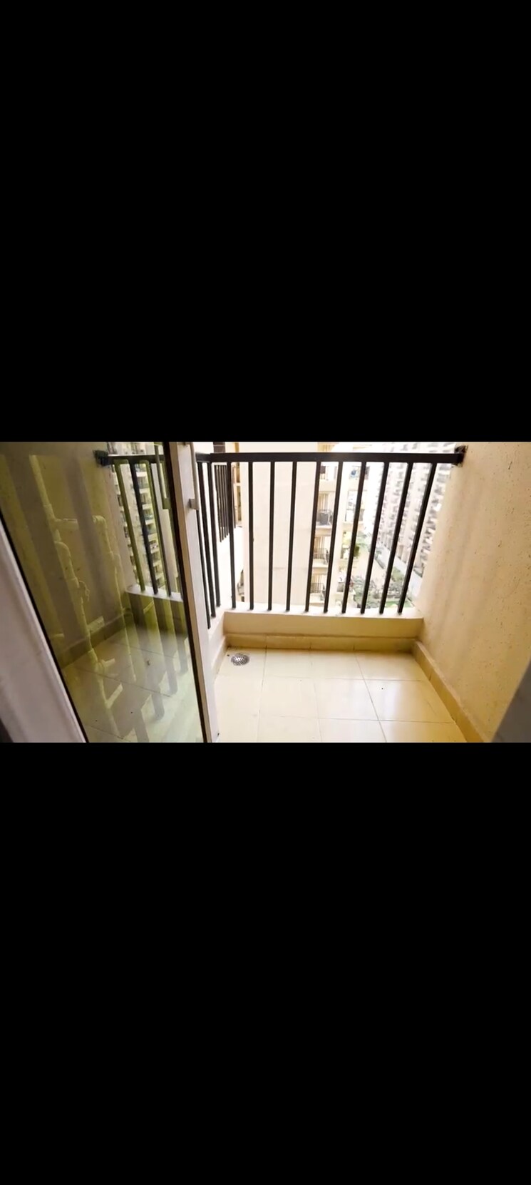 undefined, gaur-city-2-12th-avenue 2.5 Bedroom 1055 Sq.Ft. Apartment In Sector 16c Greater Noida Greater Noida 9603635