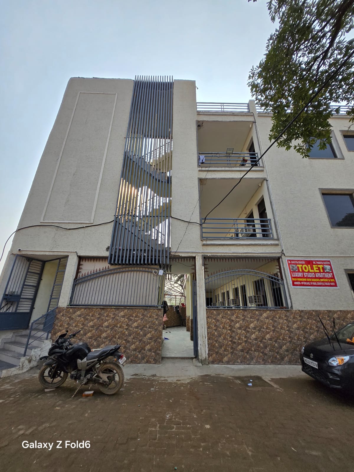 6+ BHK Builder Floor For Sale in VIP Road